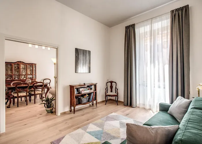 3 Bedrooms Vatican Rome City Center Apt, Italy