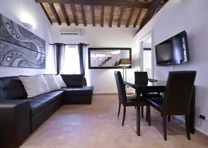 Ibernesi - Charming Apartment At The Roman Forums, Italy