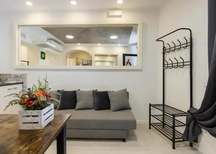 Historical Workshop Apartment - Fico Roma, Italia