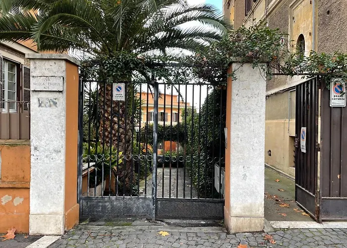 Cosy Studio In The Greenest Corner Of Trastevere Rome, Italy