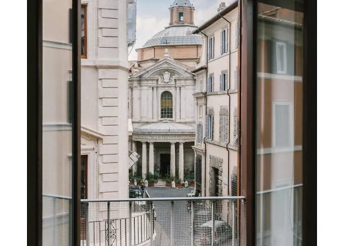 Queenavona Roma, Italia