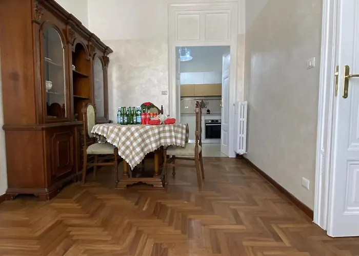 Appartamento Cavour 44616 Roma, Italia