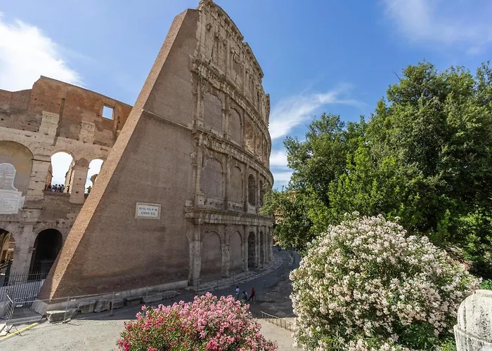 Colosseo Luxe Apartment In The Center Of Rome, Italy