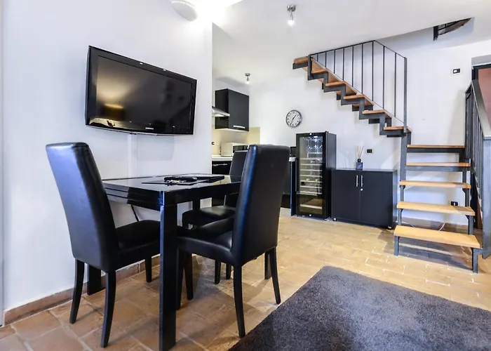 Ibernesi - Charming Apartment At The Roman Forums, Italia