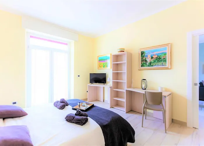 Appartamento Hostly - Art & Color Rome Midtown - 3Br 2Ba, Italia