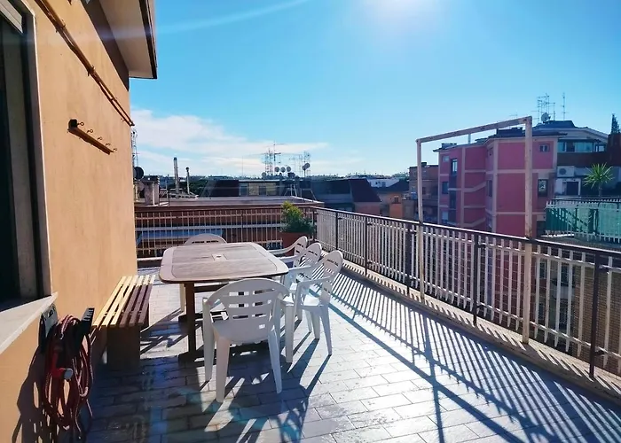 Avellini - Delightful And Spacious Apartment With Terrace - Near Metro A Cornelia Roma, Italia