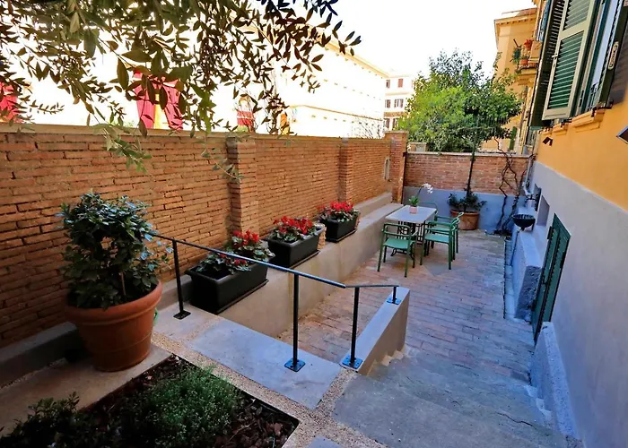 YCH-Delizioso appartamento con giardino vicino al Vaticano Roma, Italia