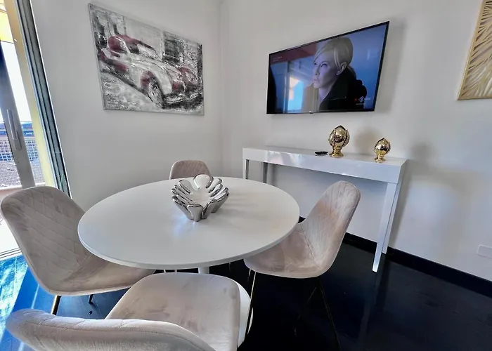 Vatican Sky View Spa Apartment By Rhr Roma, Italia