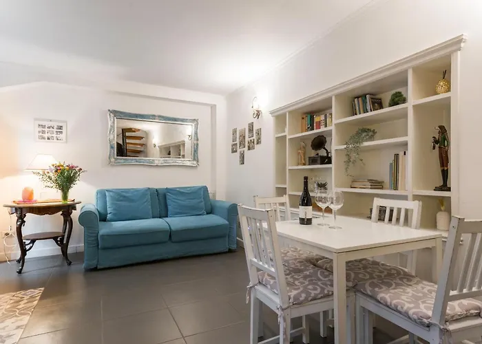 Cozy Loft Orsini Palace Roma, Italia