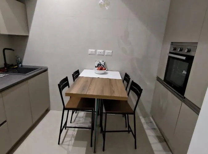 A Casa Dei Romani, Italy