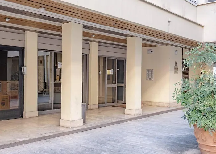 Modern Apartment At San Giovanni Roma, Italia