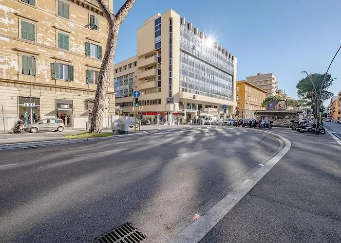 Modern Apartment At San Giovanni Roma, Italia