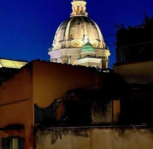 La Rosa Di Piazza Spagna Roma, Italia