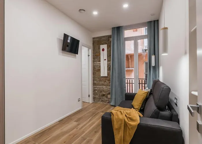 The Best Rent - Modern Three-Bedroom Apartment A Few Steps From The Colosseum, Itália