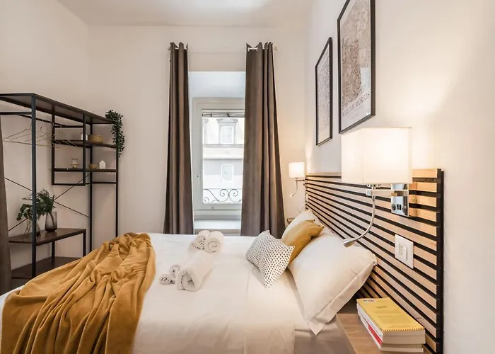 The Best Rent - Spacious Three-Bedroom Apartment Near The Colosseum Roma, Itália