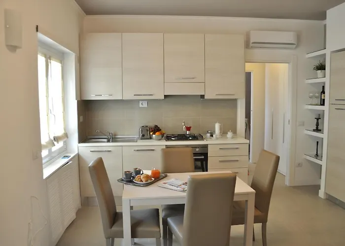 Maison Romana, Italien