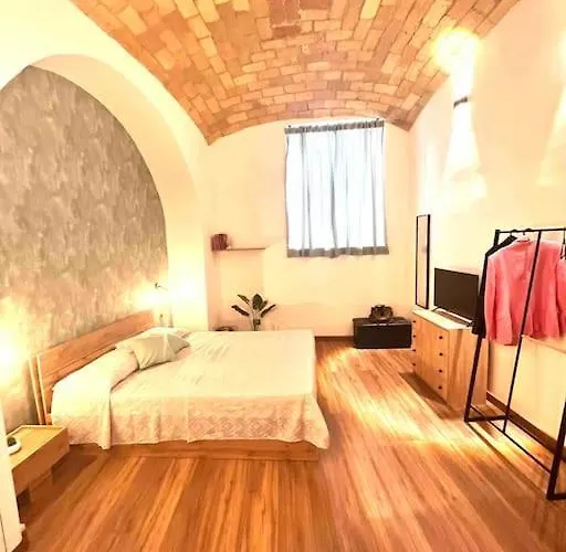 New Look8 Vatican Home Roma, Italia