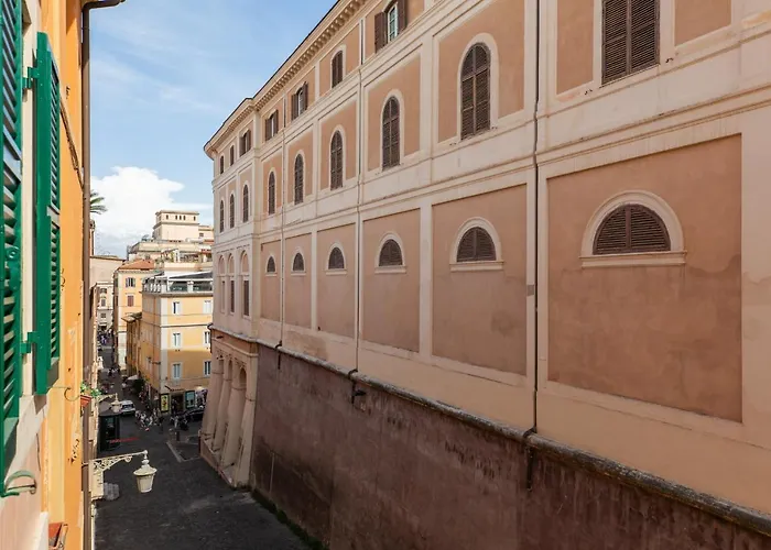 Iflat Lovely In Trevi Fons Trevi II Roma, Italia