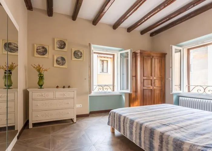 Ferienwohnung Frangipane 31 Monti Terrace Rom, Italien