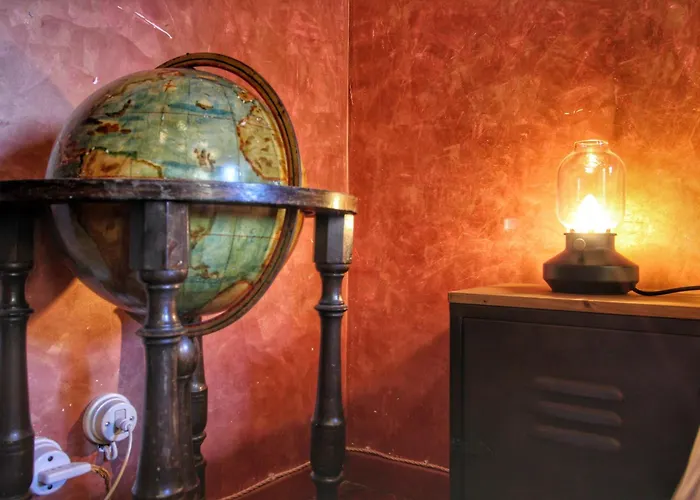 Trastevere Charming Romantic Loft By Yourhost, Italy