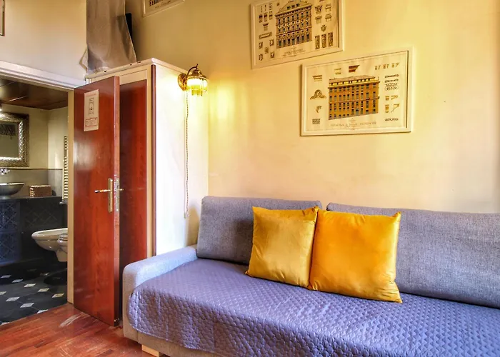 Trastevere Charming Romantic Loft By Yourhost, Italia