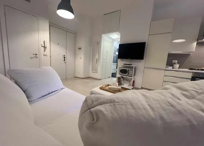 Modern Apartment In Monteverde Roma, Italia