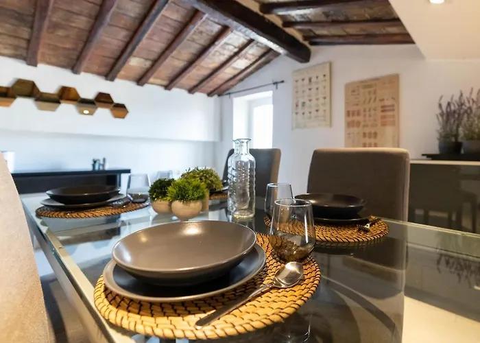 15 min from Piazza Venezia Skyline Sanctuary in Trastevere, Italia