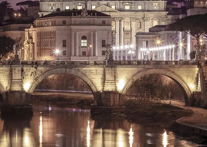 Colosseum Nearby & Metro Outside, Easy Rome Sightseeing, Italia