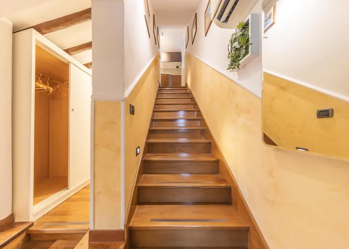 AC21 - Panoramic Studio Roma, Italia