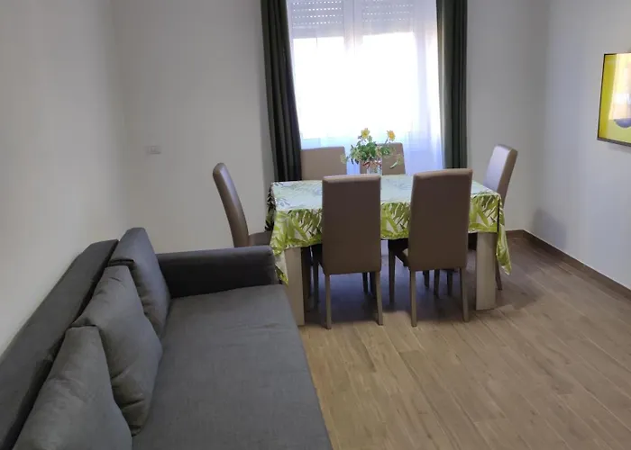 Consoli Home Roma, Italia