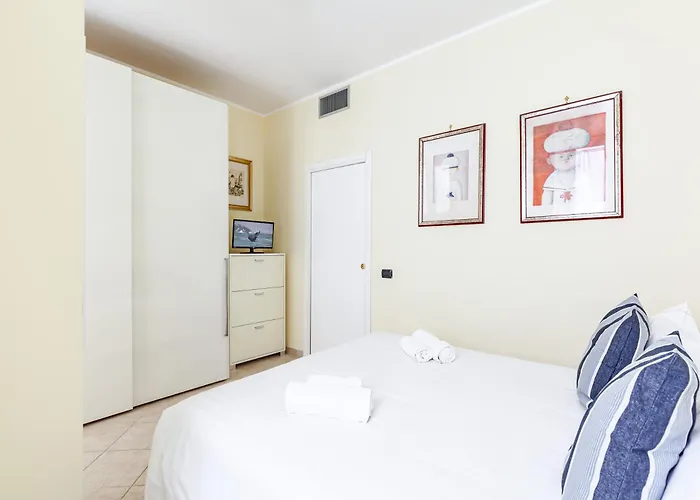Hostly-Volturno Suite Apartment-Center Of Roma, Italia