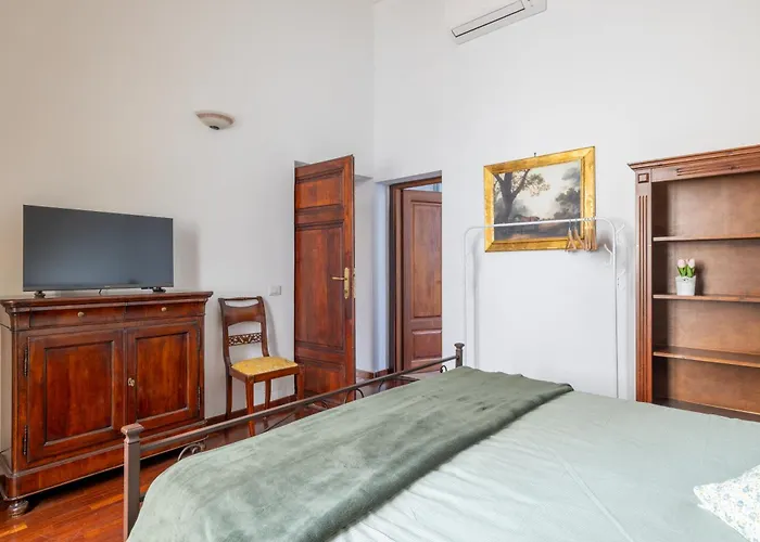 Luxury Apartment In The Heart Of Rome - Near Metro A And B, Italy