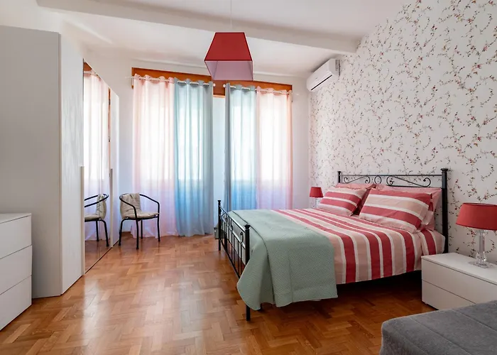 Homedesirome - La Casa A Colori, Italia