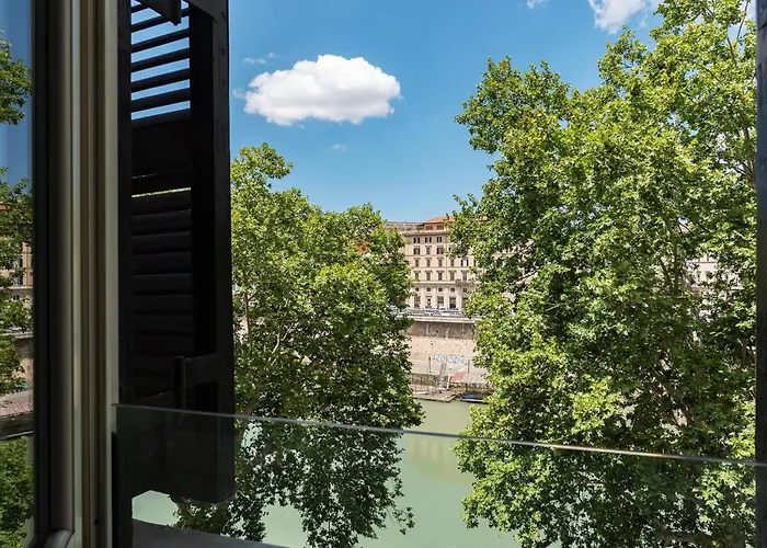 Joivy Window On The Tevere Roma, Italia