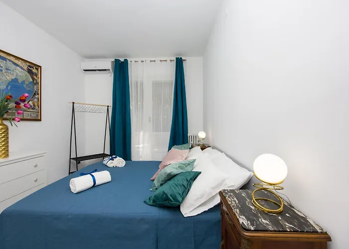 Apartment Metro San Paolo -Air Conditioning-Wifi-Tv55"- 9 Minutes From The Colosseo, Italia