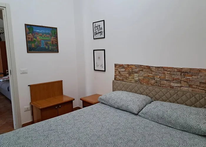 Apartment Roma Tor Vergata con Giardino, Italia