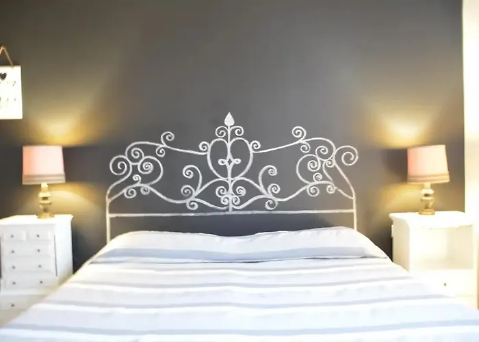 Cosy Apartment - 5 Minutes Walk From Colosseum, Italia