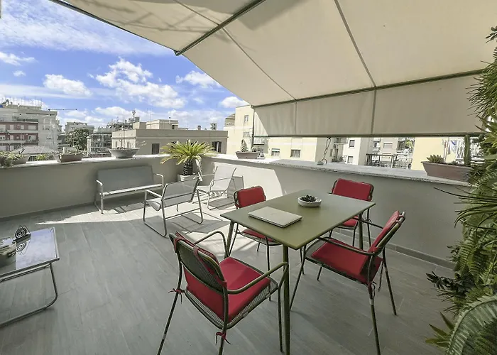 Appartamento Attico Urbano Terrazza su Roma Metro A Cornelia, Italia