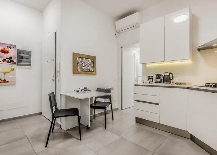 White Living R-Home Roma, Italia