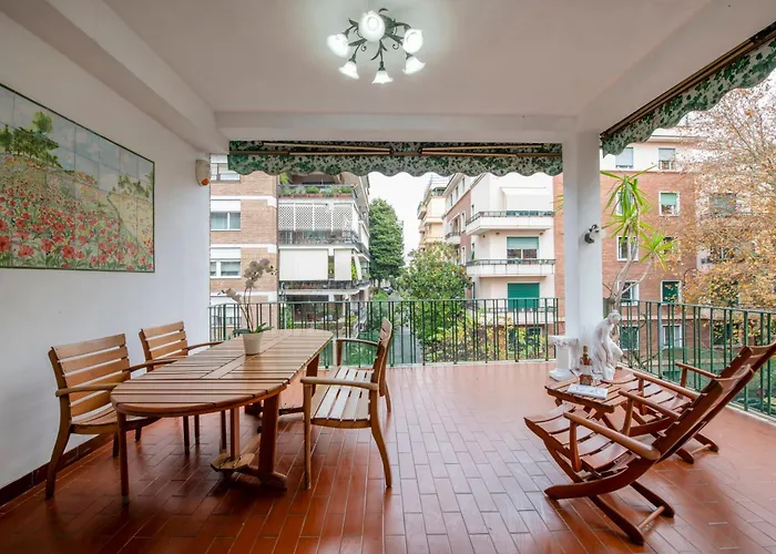 ROMA 1 - Elegante Appartamento con Terrazzo, Italia