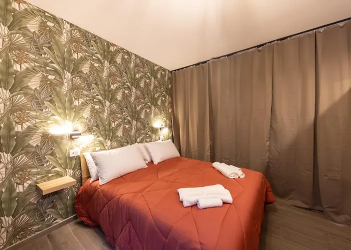 Urban Chic Luxury Suite Apartments Рим, Італія
