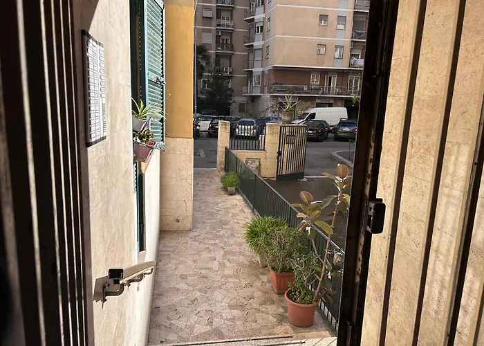 Appartamento Breath of Rome 5 min a piedi metro B Sanpaolo poche fermate dal centro di Roma, Italia