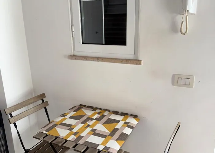 Kejsi Home Roma, Italia
