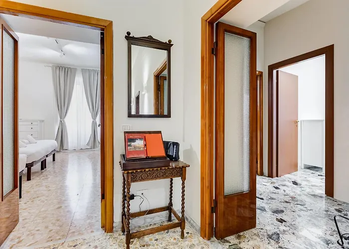 VIVILO COLLECTION - San Vito View Apartment - 3 BDR 2 BATHS Roma, Italia