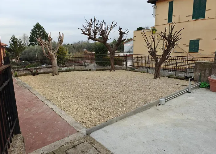 LA CASETTA NELLA MACCHIA di BENEDETTA Roma, Italia