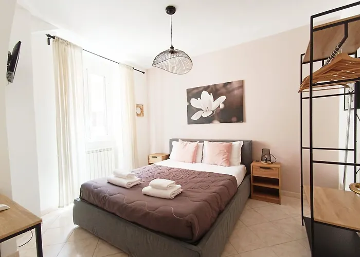 Lavinia Vatican Home Roma, Italia