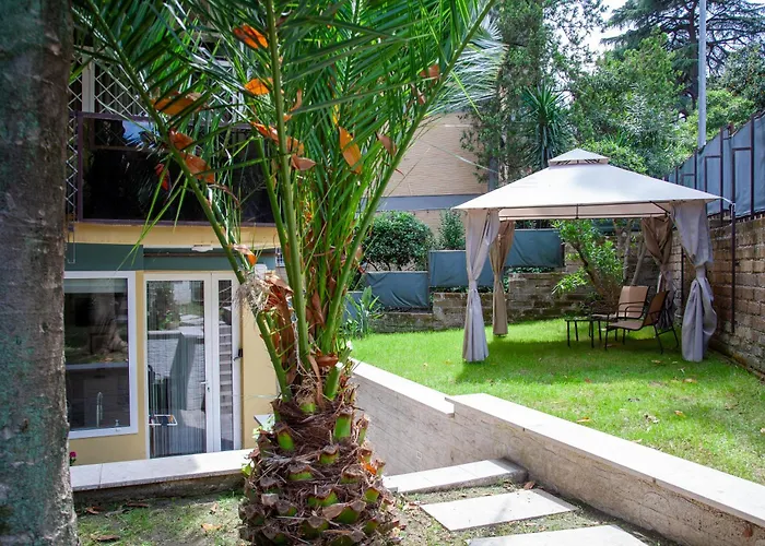 Garden City House Roma - Casa con giardino privato, Italia