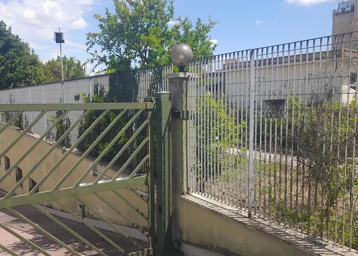 The Roma Flat- Private Parking & Direct Bus To Vatican City, Italia