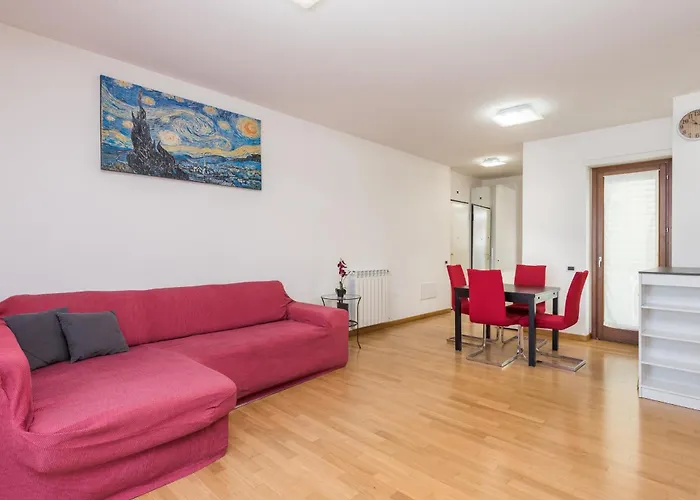 Appartamento Trilocale moderno- Roma Sud- Aeroporti e Campus, Italia