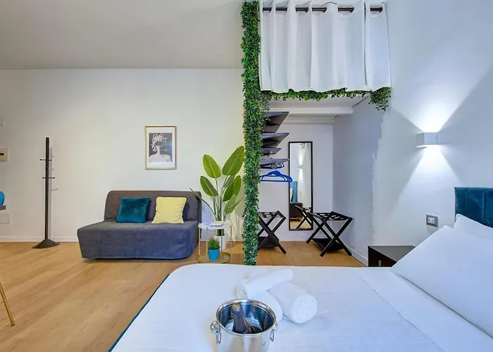 Modern Art Apartment San Giovanni Roma, Italia